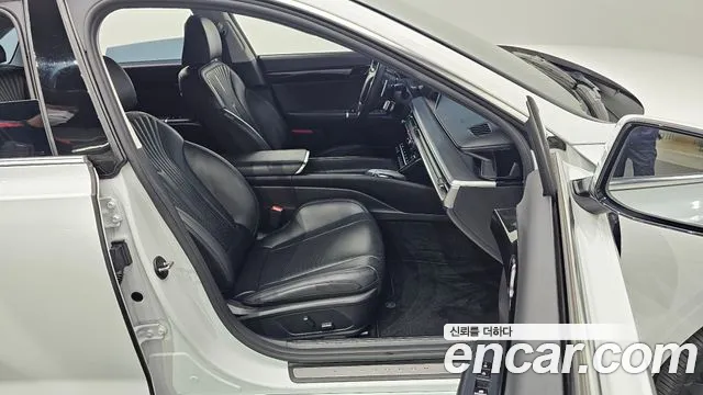 Hyundai Grandeur GN7 — Фото автомобиля 10