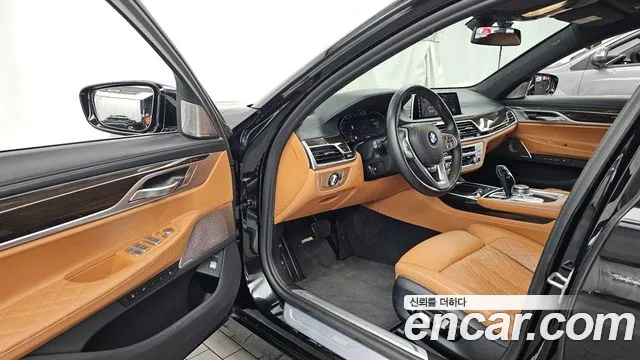 BMW 7-Series — Фото автомобиля 8
