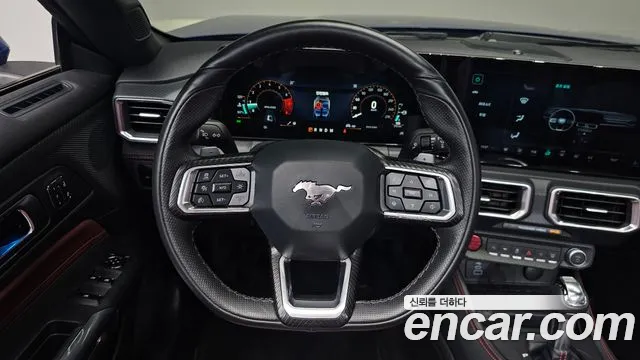 Ford Mustang Mustang 7 поколение 2.3 EcoBoost Premium Кабриолет — Фото автомобиля 12