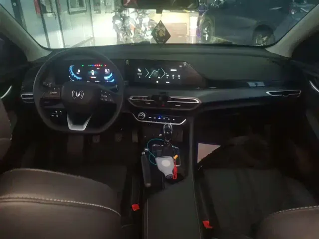 Changan Eado — Фото автомобиля 9