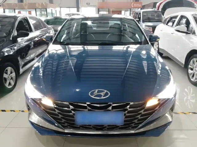 Hyundai Elantra — Фото автомобиля 2