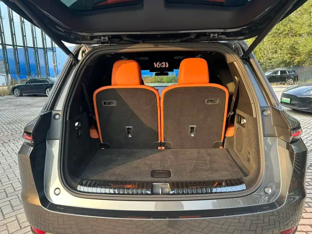 Li Auto L9 — Фото автомобиля 13