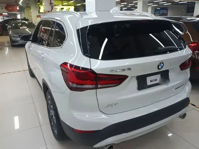 BMW X1 — Фото автомобиля 4