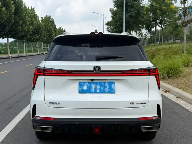 Changan CS75 Plus — Фото автомобиля 9