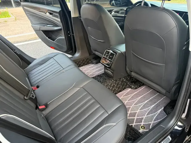 Volkswagen Passat — Фото автомобиля 12