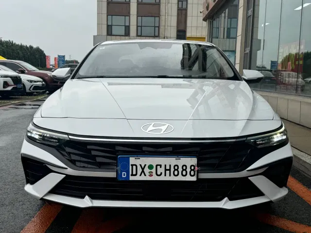 Hyundai Elantra — Фото автомобиля 2