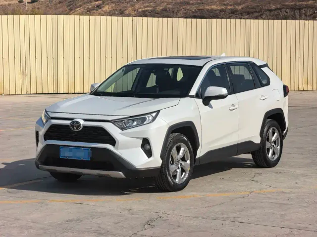 Фотография автомобиля — Toyota RAV4