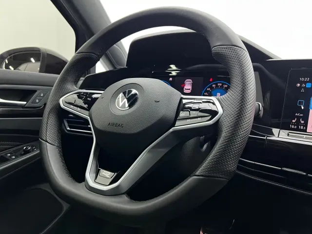 Volkswagen Golf — Фото автомобиля 16