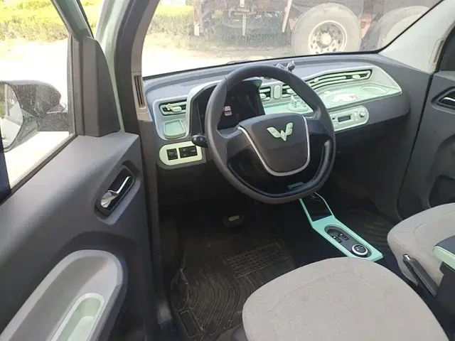 Wuling Hongguang Mini EV — Фото автомобиля 10