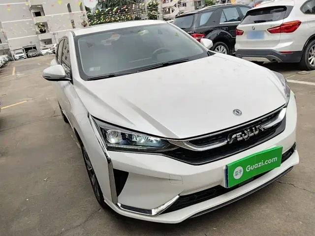 Dongfeng Yixuan — Фото автомобиля 3