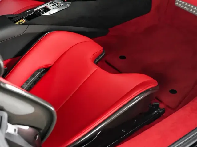 Ferrari SF90 — Фото автомобиля 11