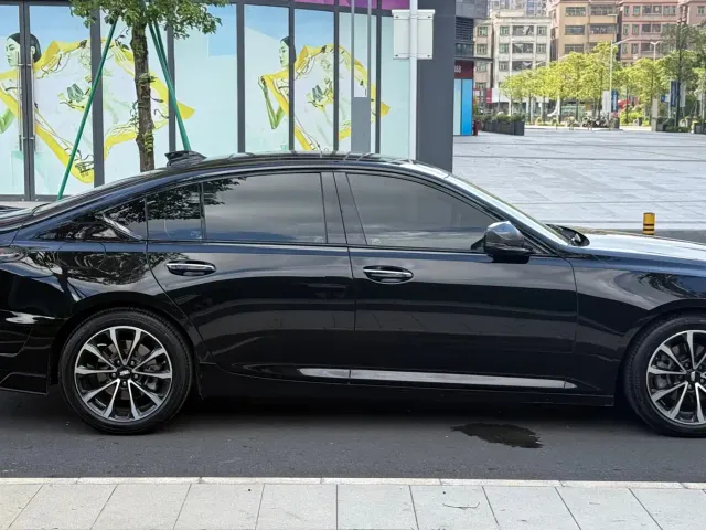 Cadillac CT5 — Фото автомобиля 10