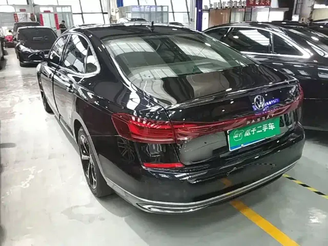 Volkswagen Passat — Фото автомобиля 4