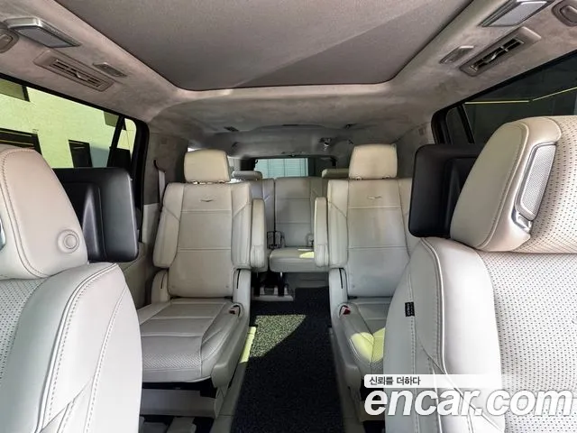 Cadillac Escalade — Фото автомобиля 6