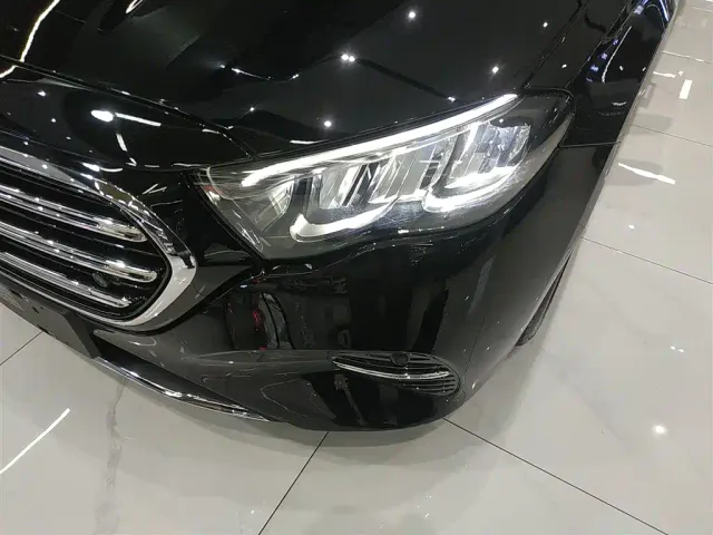 Mercedes-Benz E-Class — Фото автомобиля 17