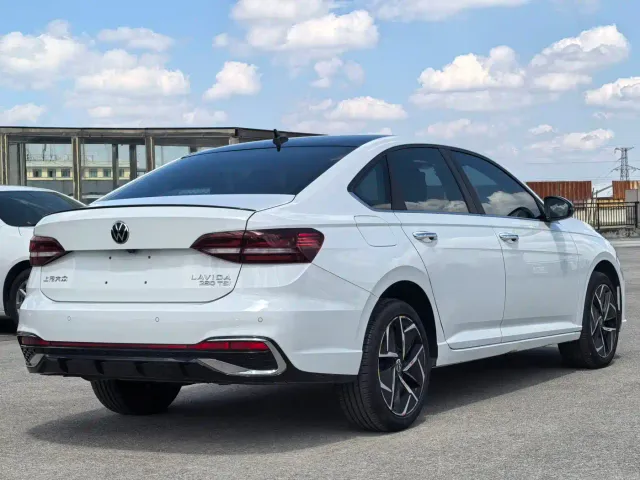 Volkswagen Lavida — Фото автомобиля 4