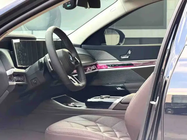 BMW 7 Series — Фото автомобиля 4