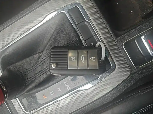 Roewe RX5 — Фото автомобиля 16