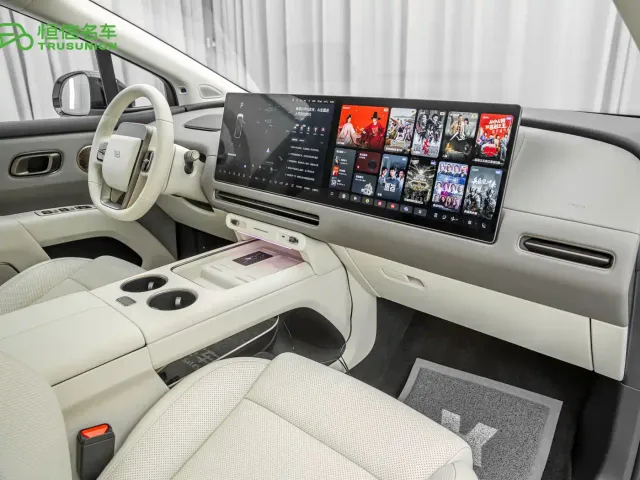Li Auto i8 — Фото автомобиля 15