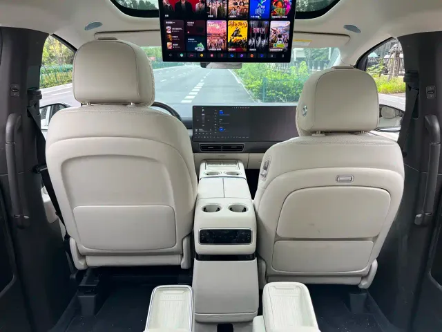 Li Auto MEGA — Фото автомобиля 10