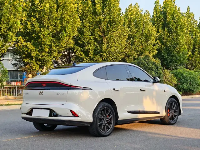 IM Motors LS6 — Фото автомобиля 19