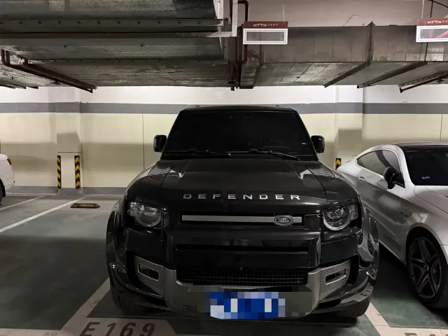 Land Rover Defender — Фото автомобиля 5