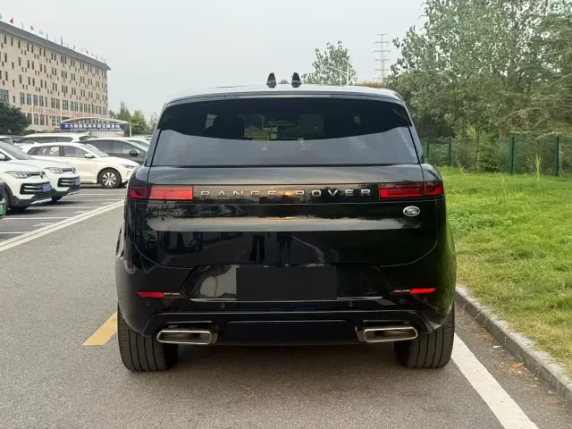 Land Rover Range Rover Sport — Фото автомобиля 8