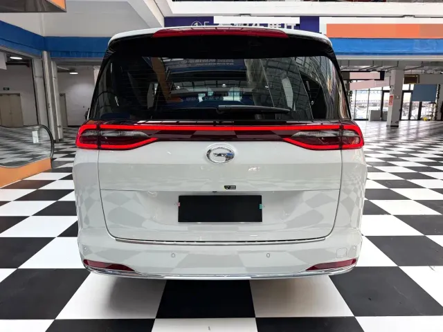 GAC Trumpchi M6 — Фото автомобиля 19