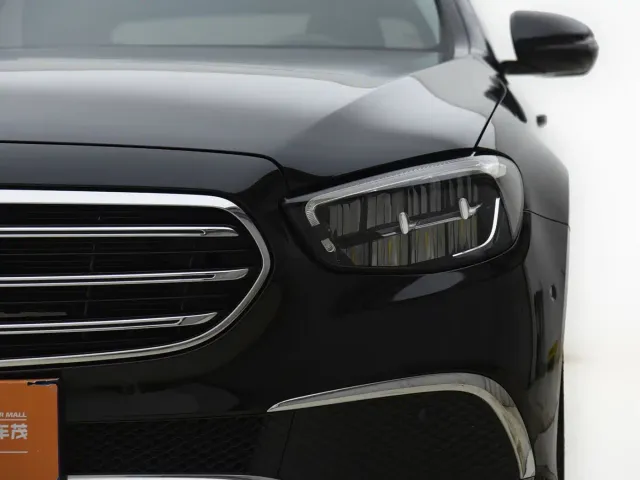 Mercedes-Benz E-Class — Фото автомобиля 5