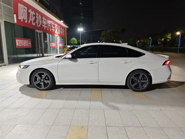 Honda Inspire — Фото автомобиля 3