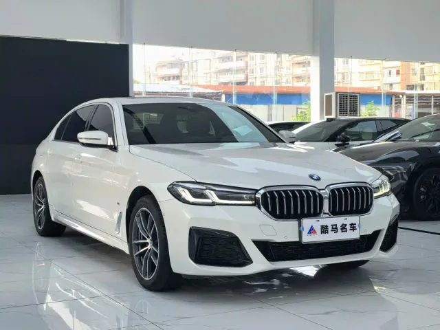 BMW 5 Series — Фото автомобиля 3