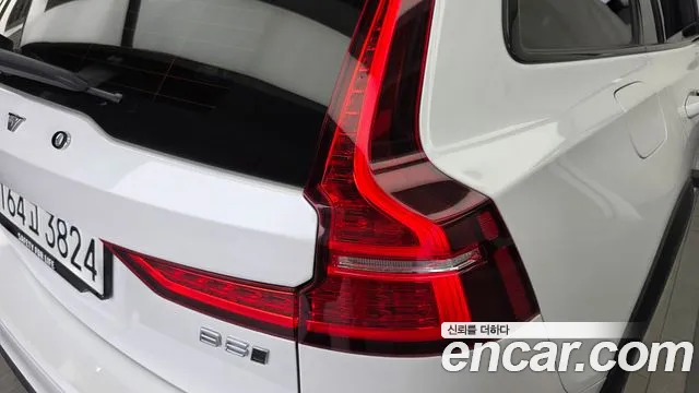 Вольво V60 V60 Cross Country 2 поколение B5 Ultimate AWD — Фото автомобиля 7