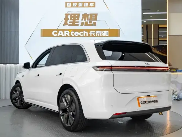 Li Auto L6 — Фото автомобиля 6