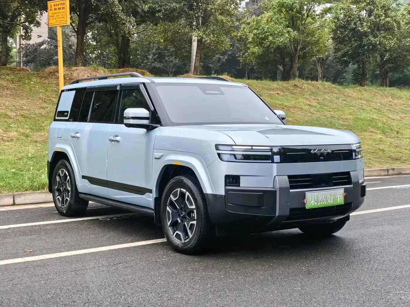 Fang Cheng Bao Titanium 7 2025 200KM Front-Wheel Drive Max Edition — Фото автомобиля 3