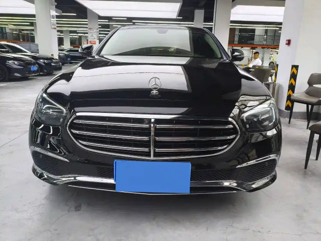 Mercedes-Benz E-Class — Фото автомобиля 2
