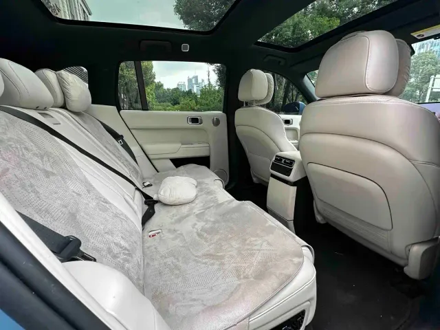 Li Auto L7 — Фото автомобиля 12