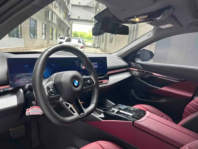 BMW 5 Series — Фото автомобиля 22