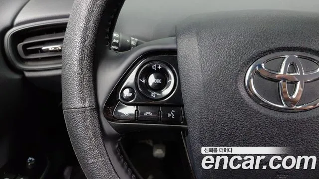 Toyota Prius — Фото автомобиля 10
