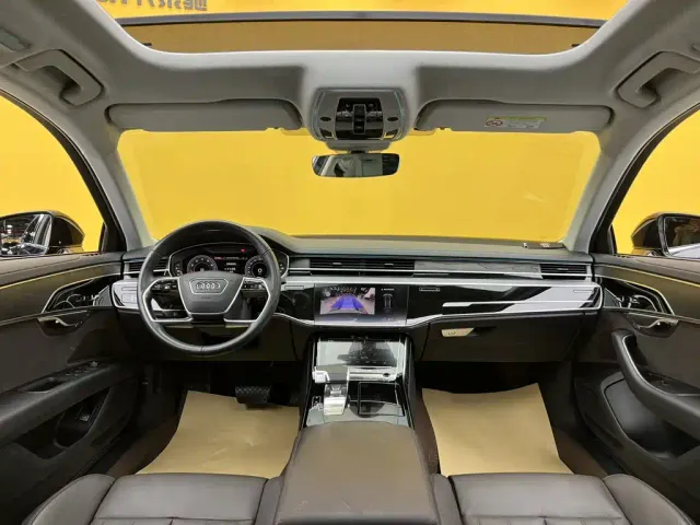 Audi A8 — Фото автомобиля 28