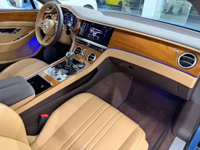 Bentley Continental — Фото автомобиля 6