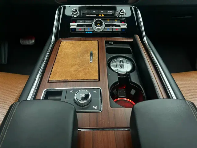 Lincoln Navigator — Фото автомобиля 15