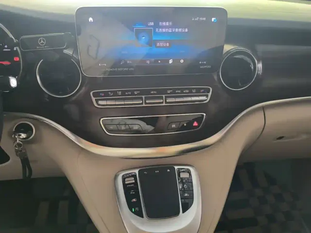 Mercedes-Benz V-Class — Фото автомобиля 12