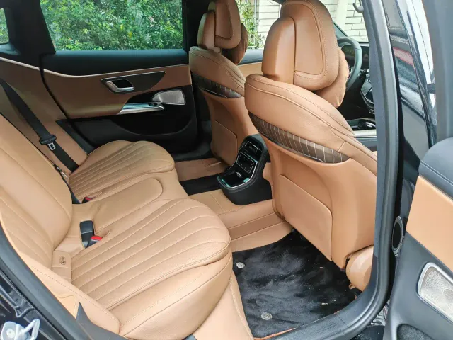 Mercedes-Benz E-Class — Фото автомобиля 10