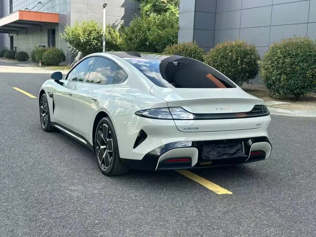 Xiaomi SU7 — Фото автомобиля 18