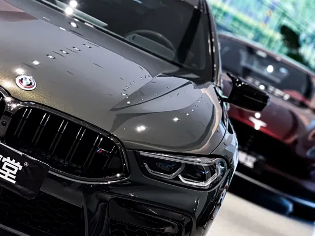 BMW M8 — Фото автомобиля 4
