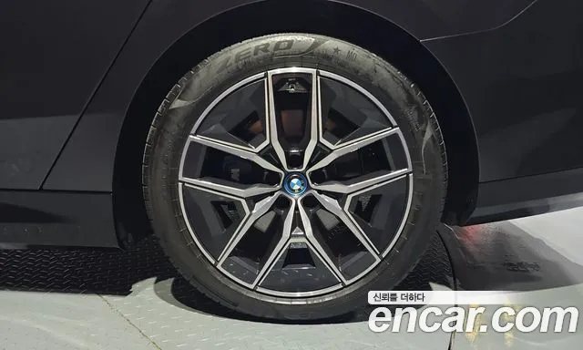 BMW i5 G60 — Фото автомобиля 6