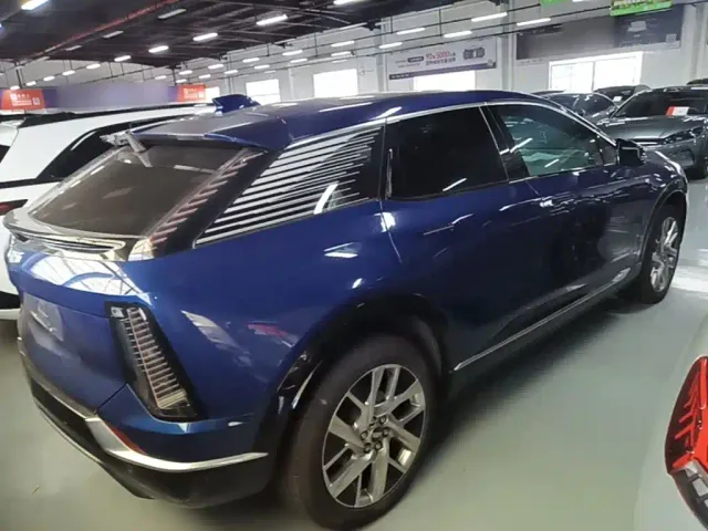 Cadillac Optiq — Фото автомобиля 6