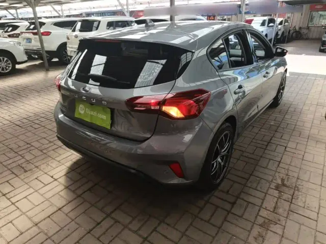 Ford Focus — Фото автомобиля 6