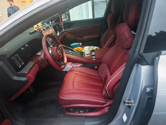 Denza Z9GT — Фото автомобиля 11