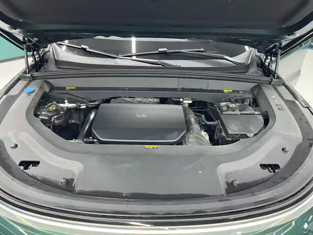 Li Auto L9 — Фото автомобиля 3